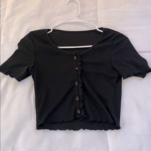 Cropped ruffle T Shirt! 🖤